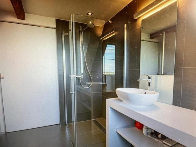 Schravenhoek Met Indoorzwembad En Sauna Veurne Esterno foto